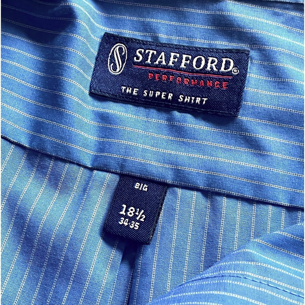 Look slick in the rich blue dress shirt!